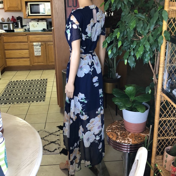 Dress - Picture 4 of 8